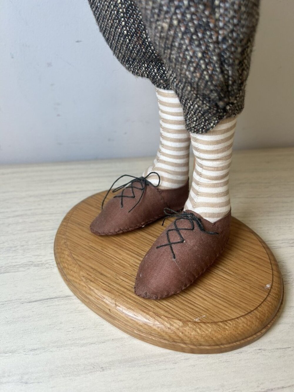 Akira Blount Doll Handmade Needle Sculpted Signed Vintage 24” With Stand - Picture 9 of 16